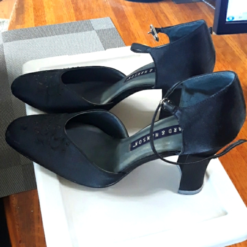 HILLARD Hanson Heels Sz 8.5 Regular Price Was $99